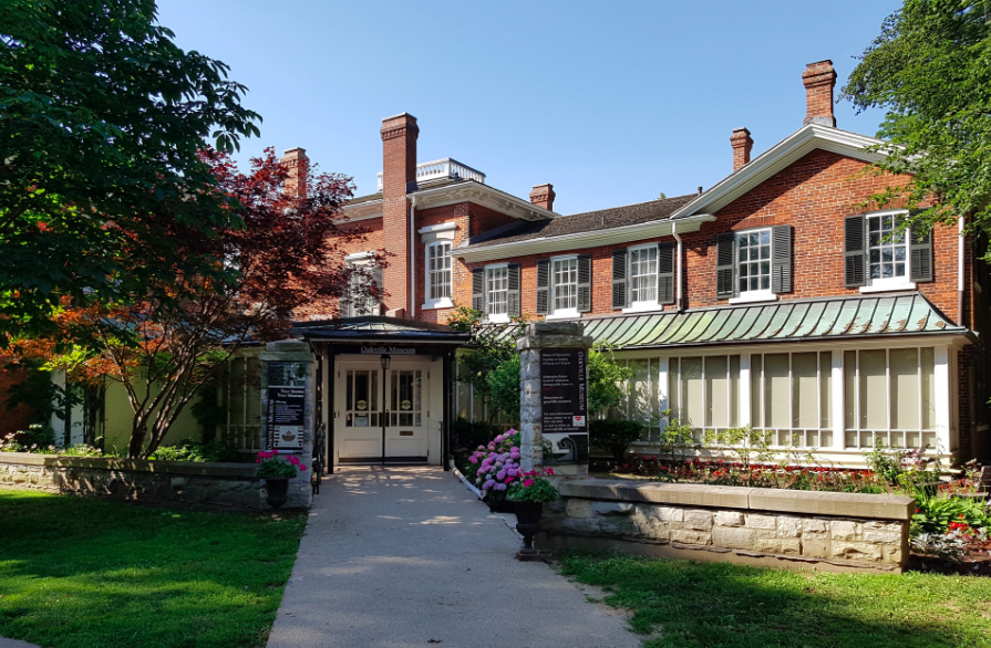 Photo of The Oakville Museum's front entrance.